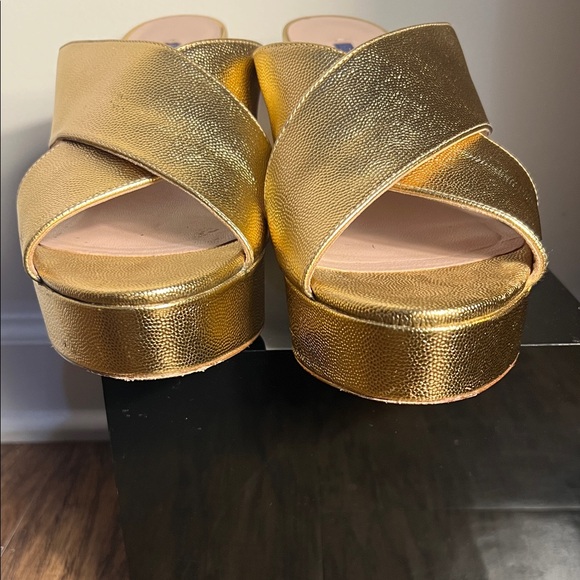 Stuart Weitzman Gold Platform Heels - Picture 4 of 7
